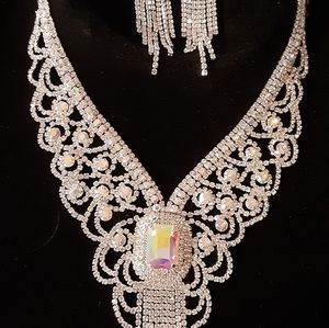 Rhinestone necklace set